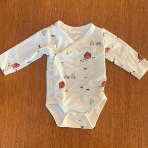 🍊5/$25 Petit Lem Organic Cream and Red Farm Print Bodysuit size 3m